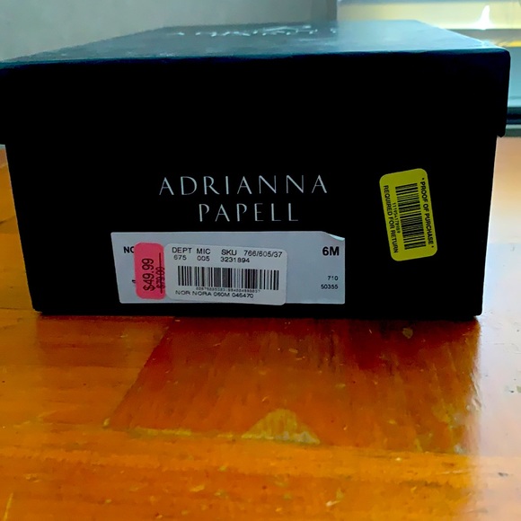 Adrianna Papell size 6 worn 1 time with box - Picture 3 of 4